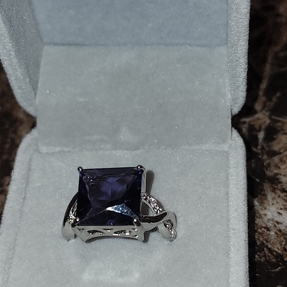 Women's Rhinestone ring - Picture 3 of 9